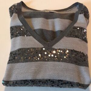 Host pick 🎁🌸🎉Grey striped sequin sweater size M